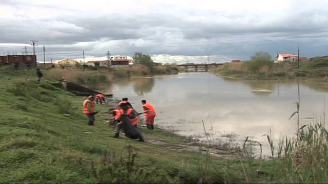Lagjet e Lezhës mes mbeturinave, situata problematike, aksionet nuk japin ndryshim