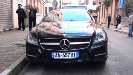 Mercedezi "zhvishet" në pak minuta.... Teknologjia nuk i bën ballë "profesionalizmit" shqiptar