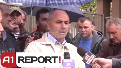 A1 Report - Punonjesit e televizioni "AS" ne proteste per rrogat e papaguara
