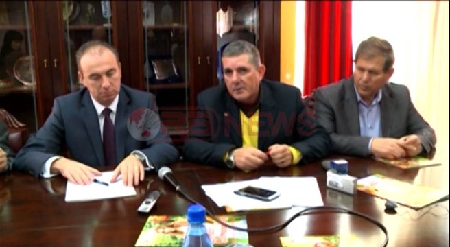 Miss Shqipëria do të mbahet në Ulqin, producenti Bozo arrin marrëveshjen me komunën