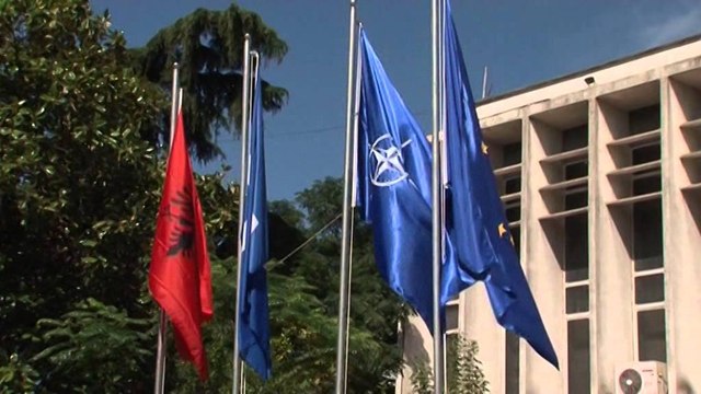 Shpërndarja e fondeve për partitë e vogla. PSD, PDS, FRD, AK dhe PDK shprehin paknaqësitë