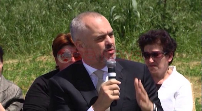 Nis procesi i dhënies së titujve të pronësisë, Rama 100 çertifikata në Fier