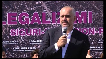 Shpërndahen çertifikata pronësie në Fier. Rama: ALUNIZNI do të trokasë në çdo familje