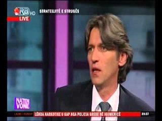 Sela: Shqiptarët të mos i përkulen Gruevskit