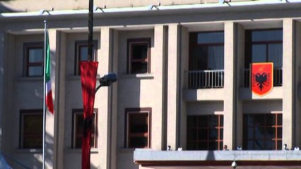 Nishani pret ambasadorët e vendeve të NATO-s;Shqetësim, lidhur me disa kompetenca mbi ushtrinë