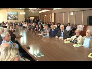 Lajme - Promovohen dy libra në Mitingun e Poezisë