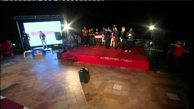 Ndahen çmimet e Albanian Open, 2014 . Metodiev, fitues i Ora cup , jep çmimin z. Ylli Ndroqi