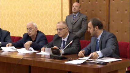 AMA "peng" në kuvend. Debati per drogën shtyn memon per vakancën e kryetarit