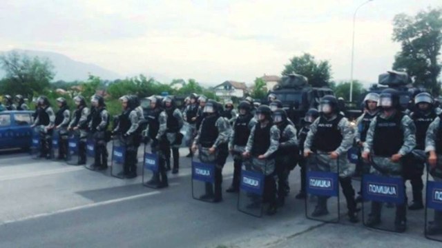 Shkup, vazhdojnë protestat. Policia shpërndan protestuesit me gaz lotsjellës