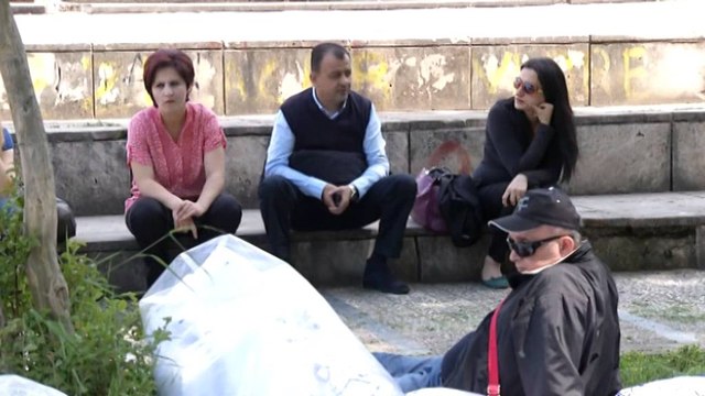 Administrata , të larguarit nisin grevën e urisë. Policia rrëzon çadrën, grevistët: kemi leje