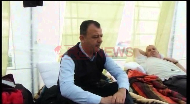 Greva e urisë e 10 të shkarkuarve nga puna: Ja kërkesat