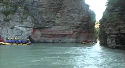 Meta rafting me familjen në Kanionet e Osumit