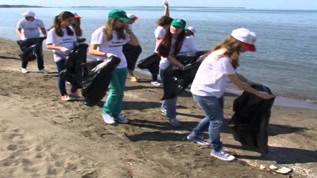 Pastrimi i territorit nga mbetjet. Aksione në qytetin e Vlorës, Lezhës dhe Kukësit