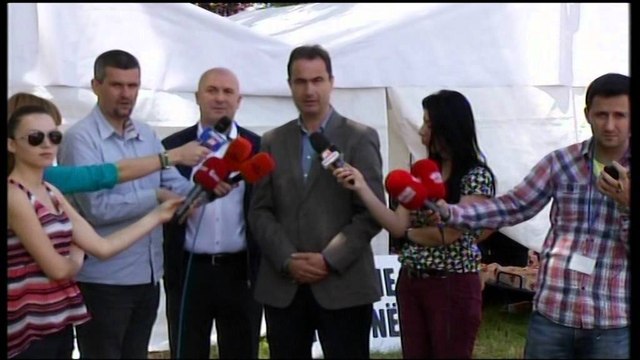 Greva e të shkarkuarve nga administrata. Një tjetër i larguar me probleme gjatë mesnatës