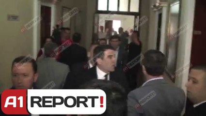 A1 Report - Sherr deputetesh, Strazimiri perplasje fizike me Prengen