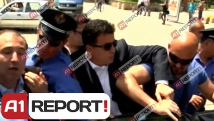 A1 Report - Ish-te perndjekurit e deputetet e PD perleshje fizike me policine