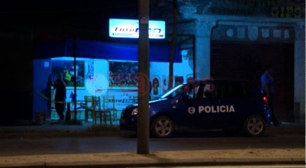 Tiranë, dhunohet efektivi i policisë duke ecur në rrugë