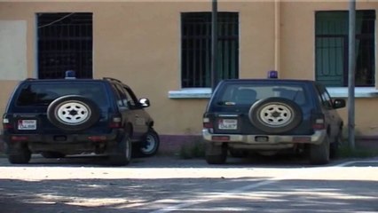 Aksidentohet makina e ushtrisë. Fushë-Krujë, përplaset me dyqanin, vdes shoferi