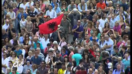 Papa Françesku në Shqipëri më 21 shtator, ati i shenjtë e konfirmoi vizitën në meshën e sotme