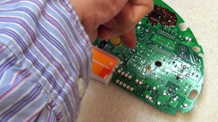 BMW SPEEDO Pixel fix in 2 minutes - UNCUT - e39 e38 x5 repair instructions - silver ribbon cable
