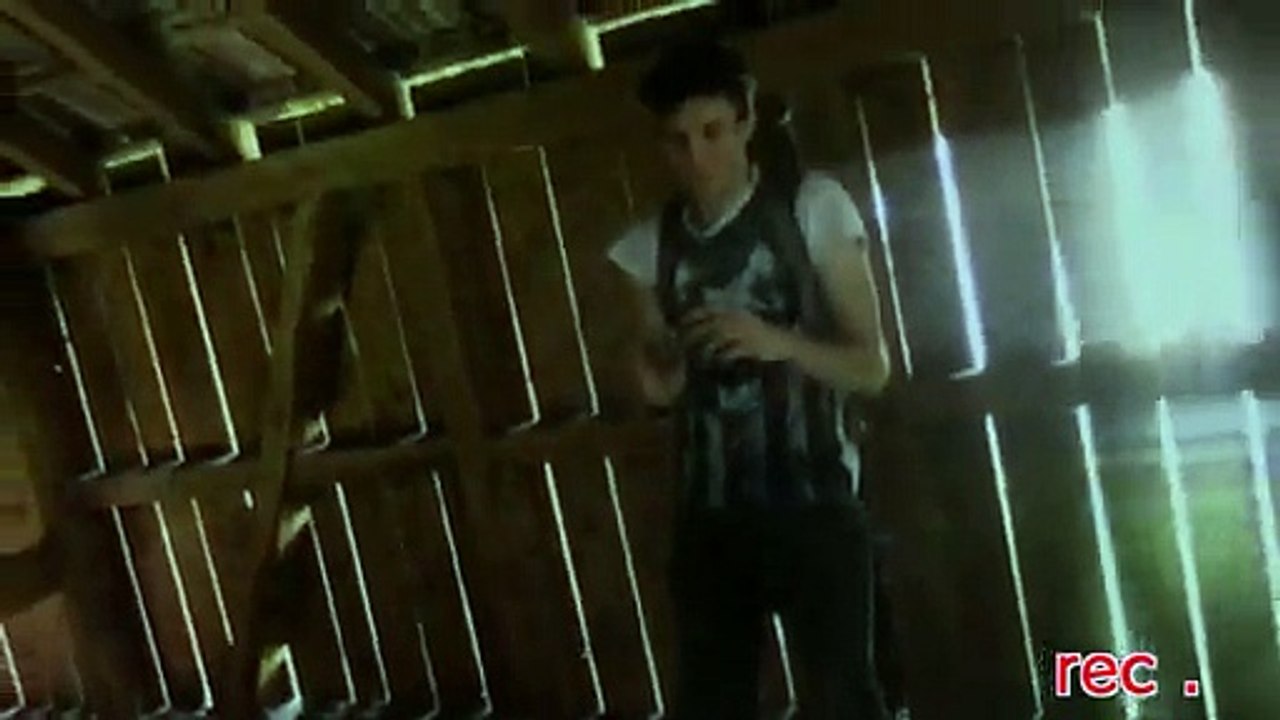 julien, pas trop normal activity