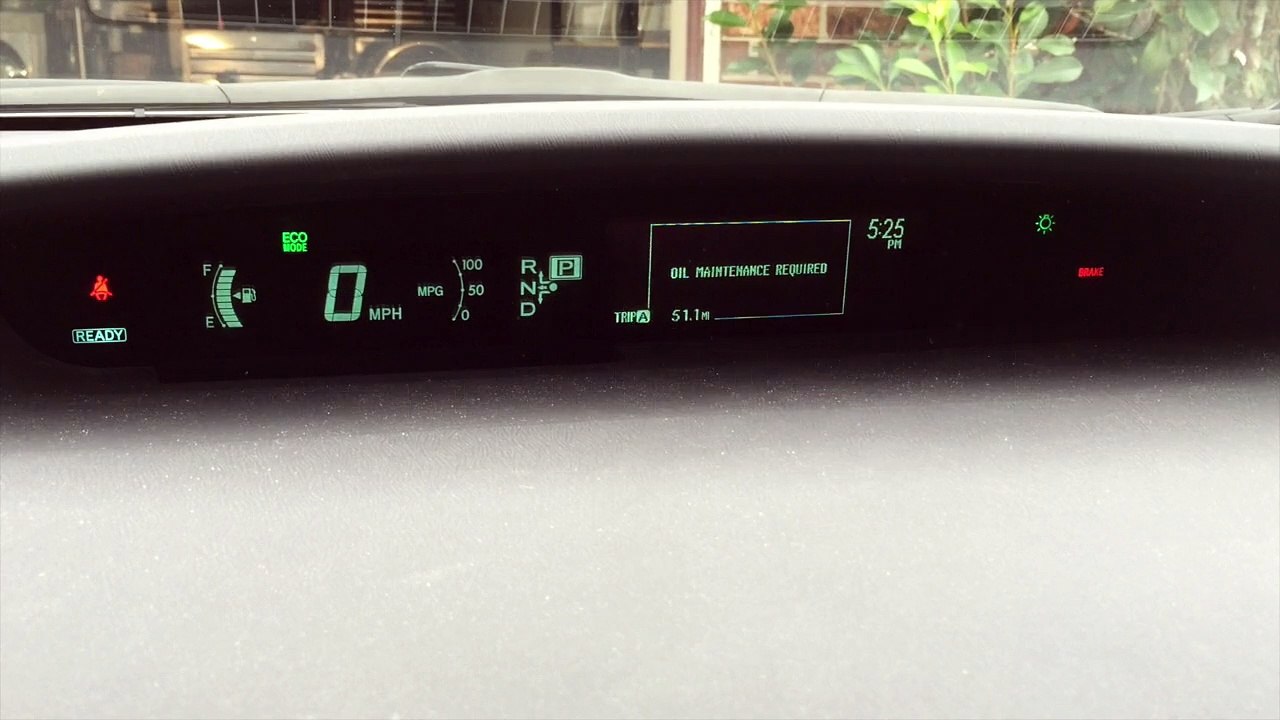 Toyota Prius Oil Light Reset 2010 2015 (third generation) video