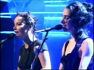 Bjork & PJ Harvey perform 'I Can't Get No Satisfaction' | BRIT Awards 1994