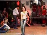 Pakistani University Girl Dance With MAHI MAHI MENU CHALA PAWA DE