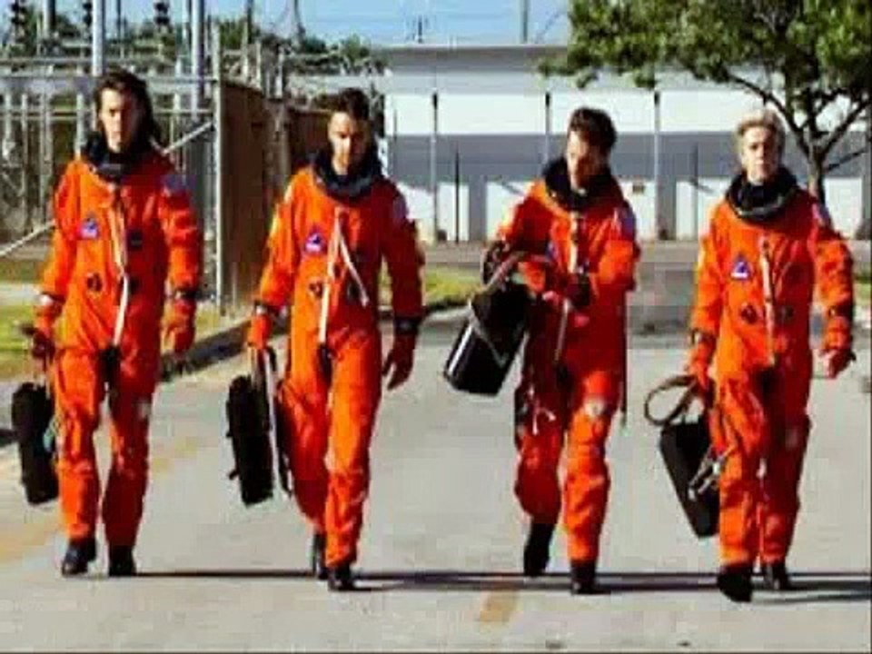 One Direction Releases Drag Me Down Music Video its first without Zayn Malik - PlayIt.pk