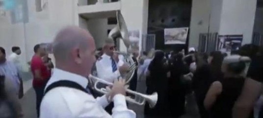 Mafya cenazesi şova dönüştü