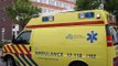 Zwaargewonde na val 2e etage Anjerstraat Spijkenisse Inzet: Ambulance, Brandweer, MMT, Politie