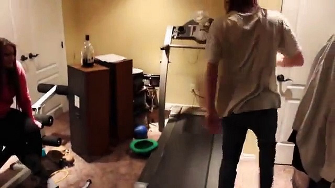Treadmill-Fail-Compilation--2015-