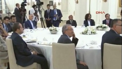 Davutoğlu, Alevi Kanaat Önderleriyle Bir Araya Geldi