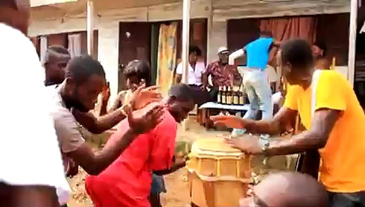 LE BLANC D'EYENGA.extraits film