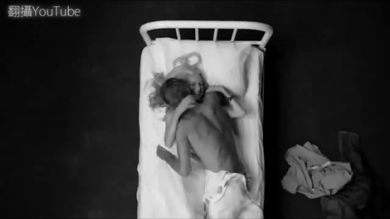 20陌生男女 互脫衣上床--蘋果日報 20140713