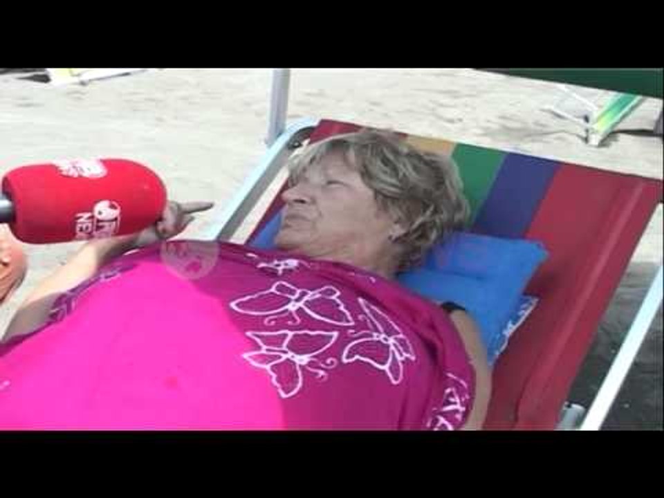 Në hyrje të Kunes, fushë mbeturinash, s’ka roje plazhi - Ora News- Lajmi i fundit-