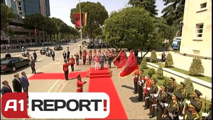 A1 Report - Merkel në Tiranë, Qindra qytetarë para kryeministrisë presin Merkel
