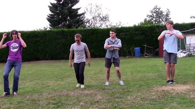 RUSSIE : Chorégraphie de Casatschok pour la comédie musicale Voyage autour du Monde