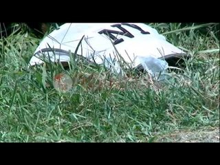 Aksidentohet rëndë me motoçikletë 17 vjeçari, rrëzohet në kanalin e rrugës-Ora News