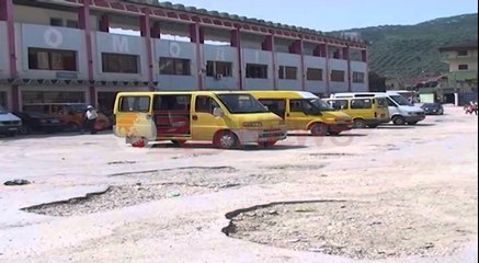 Berat, Rrugët në lagjen “30 Vjetori” të pakalueshme, gropa të mëdha kudo- Ora News