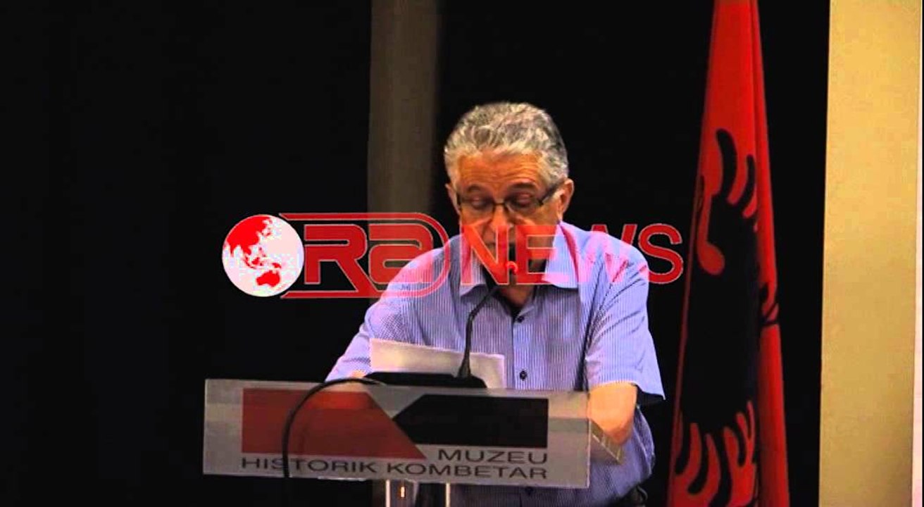 Akademikët mirënjohje për poetin Çajupi në 85 vjetorin e ndarjes nga jeta - Ora News-