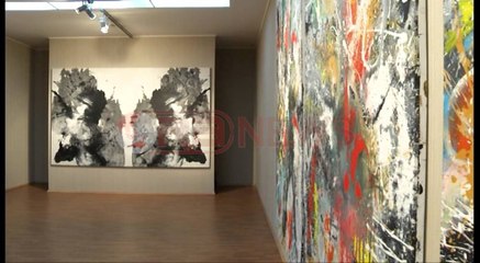 Piktori Agron Hoti, “Abstrakt dhe Kolazh”, ekspozita në Galerinë Kombëtare të Artit- Ora News