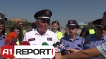 A1 Report -  Vlorë,policia sensibilizim për turistët nga 1 lule për çdo drejtues automjeti