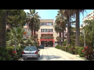 Të larguarit nga 61 bashkitë e reja, do marrin 1-3 muaj pagë pas shkarkimit- Ora News