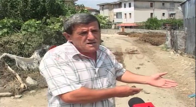 Banorët e Valeresë të rrezikuar nga ndotja bëjnë apel - Ora News- Lajmi i fundit-