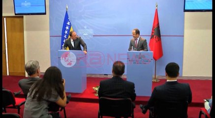 Bosnja heq pasaportat për shqiptarët, por s’ndryshon qëndrim për Kosovën