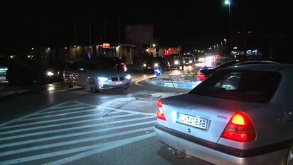 Download Video: Strugë, numri i rritur i turistëve krijon rrëmujë në trafik