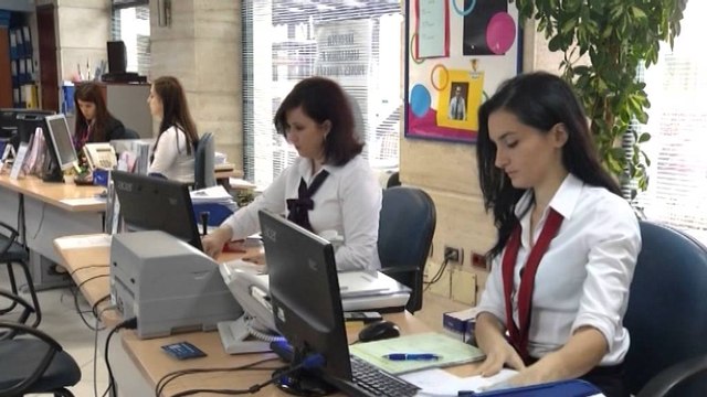 Propozimi i FMN për qeverinë: Taksim edhe për pagat nën 30.000 lekë