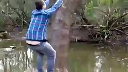 Tarzan olma hayali suya düşen rus