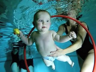 SWIM BABIES UNDER WATER